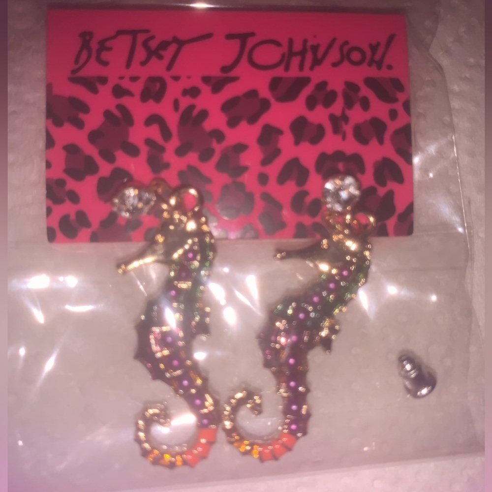 NEW Betsey Johnson Seahorse Pearl Crystal Enamel Earrings 1” Beach Bohemian NWT - Picture 5 of 7